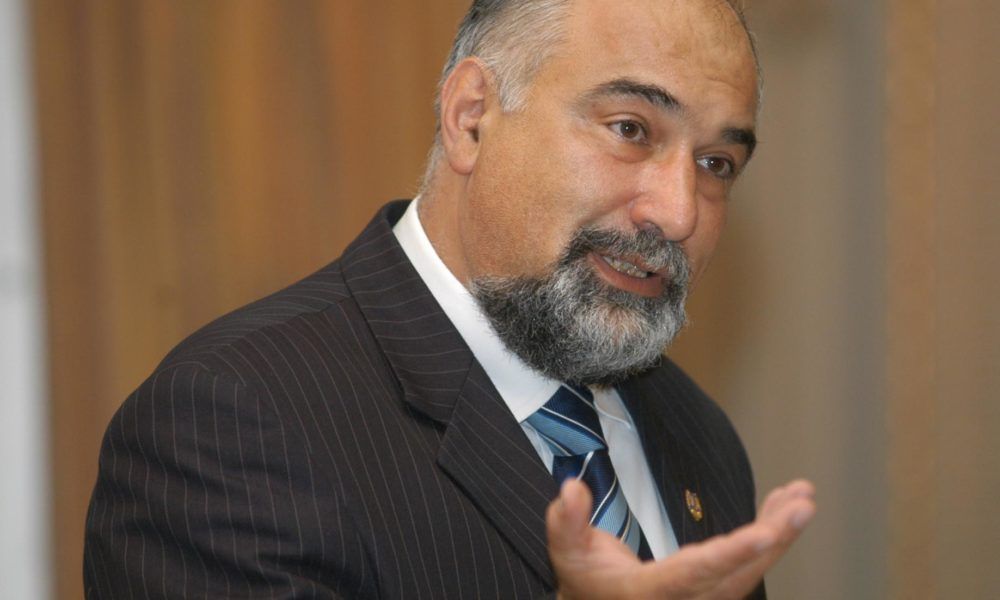 Varujan Vosganian: „Trebuie să i se reamintească lui Zelenski drepturile pe care ar trebui să le aibă românii din Ucraina”