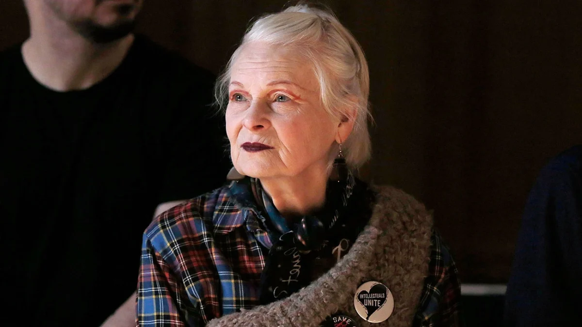 Vivienne Westwood, creatoarea de modă care i-a îmbrăcat pe legendarii membri ai Sex Pistols, Rihanna sau vedetele din Sex and the City a decedat