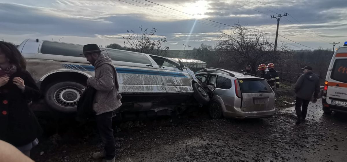 Accident rutier grav cu 5 victime în comuna Stolnicenu Prăjescu