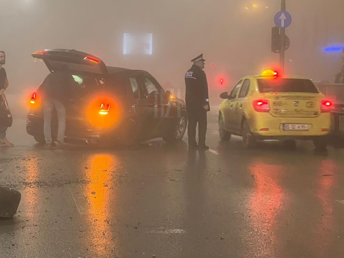 Accident rutier ce putea avea urmări grave azi noapte în Podu Roș. Iată ce a rămas după impact (EXCLUSIV)