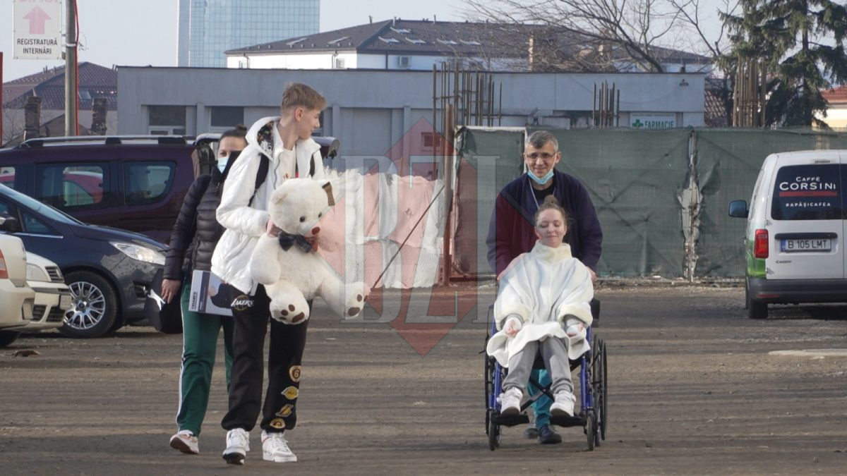 Alexia, tânăra ale cărei brate au fost amputate în urma accidentului din Pașcani, pleacă acasă în Ajunul Anului Nou