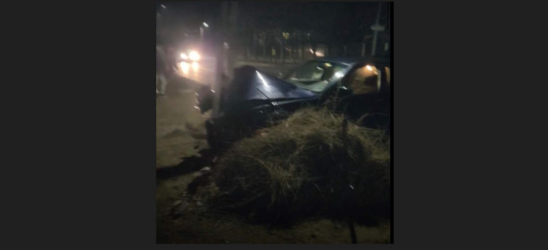 Accident rutier în zona Bucium din Iași. Un autoturism a intrat într-un stâlp – FOTO