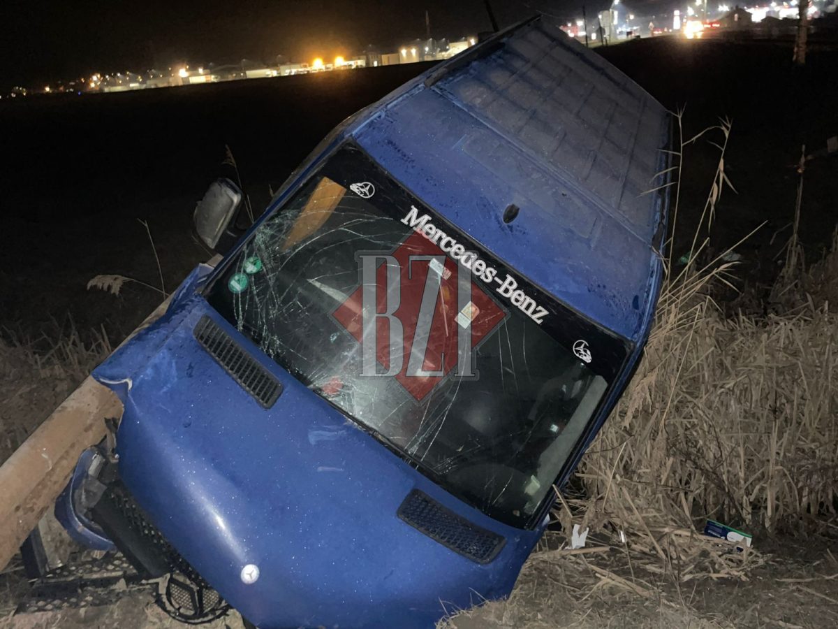Accident rutier în județul Iași. Un șofer a pierdut controlul volanului şi a ieşit în afara părţii carosabile – EXCLUSIV, FOTO/VIDEO