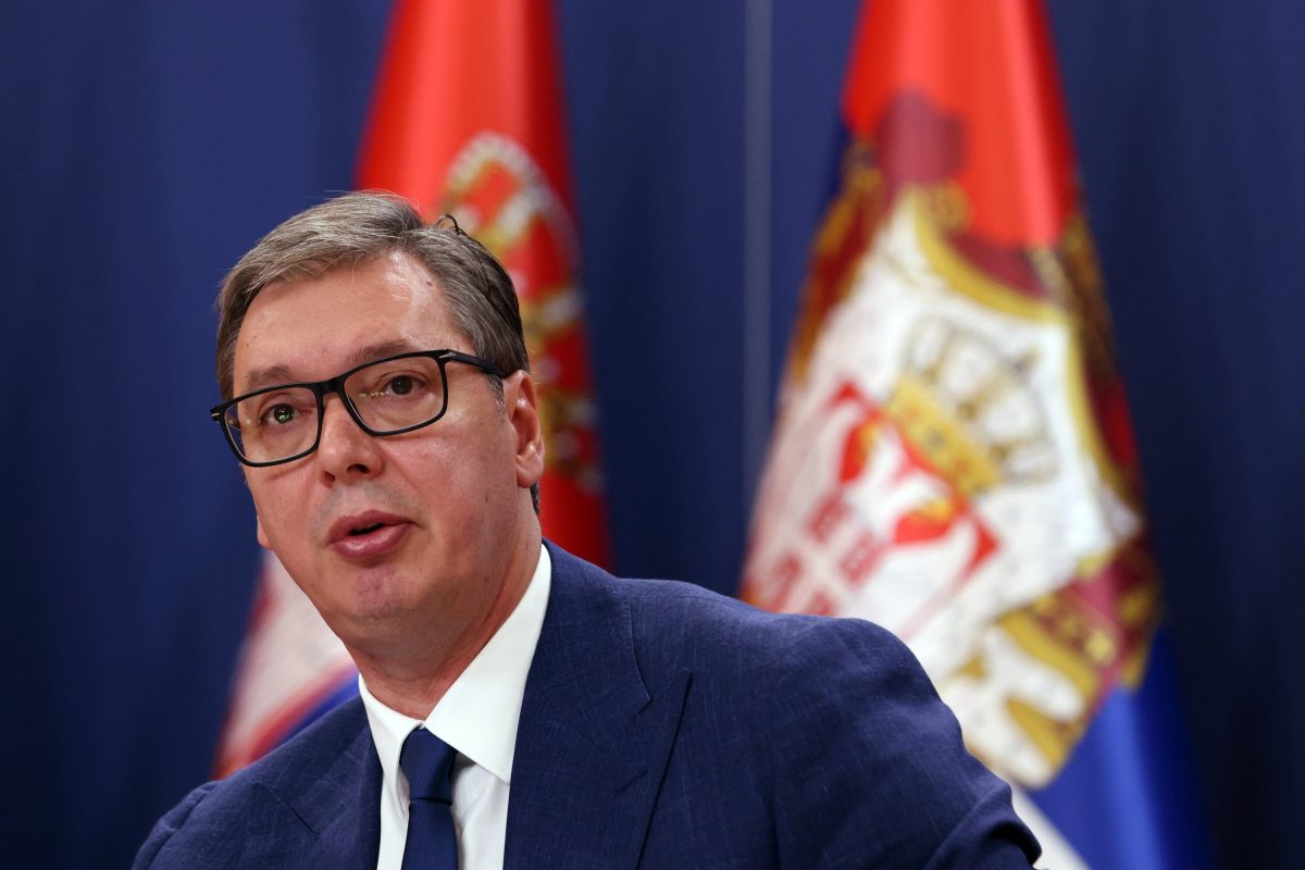 Alertă în Serbia: președintele a convocat o ședință de urgență a Consiliului Național de Securitate