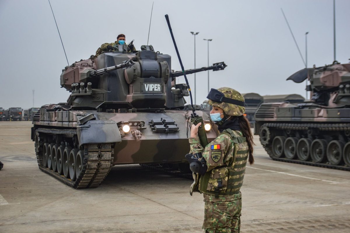 România se înarmează până în dinți. Armata va fi dotată cu 1.000 de noi blindate de tip ușor