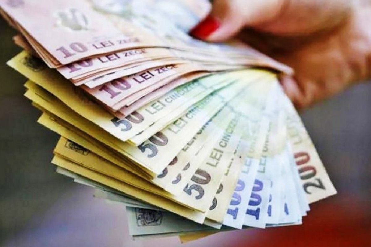 O contabilă a unei primării din Argeş a fost trimisă în judecată după ce şi-a plătit ratele din bugetul local