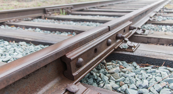Sinucidere șocantă la Iași! Un bărbat a fost decapitat de tren. S-a așezat cu capul pe calea ferată – EXCLUSIV 