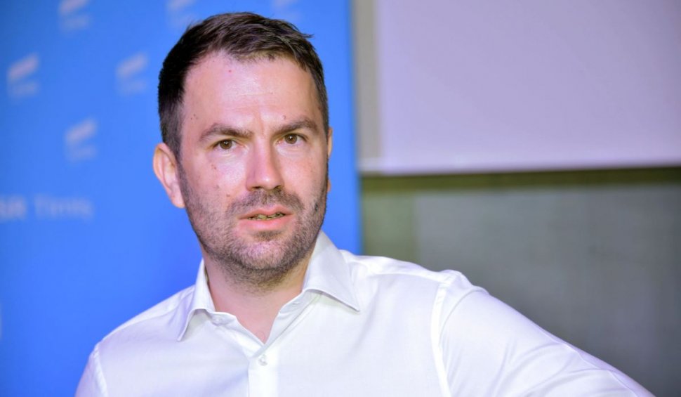 Cătălin Drulă, preşedintele USR spune că Guvernul PNL-PSD a adoptat legea cosmetizării pensiilor speciale: „Iau în braţe privilegiaţii României”