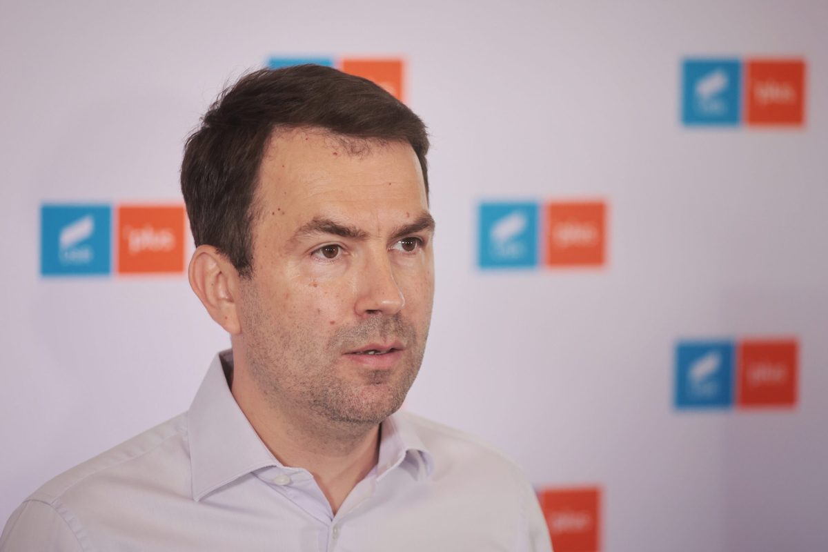Preşedintele USR, Cătălin Drulă, despre supraimpozitarea contractelor part-time: „A mai muncit o zi Klaus Iohannis. A mai pus o semnătură pe falimentul ţării”