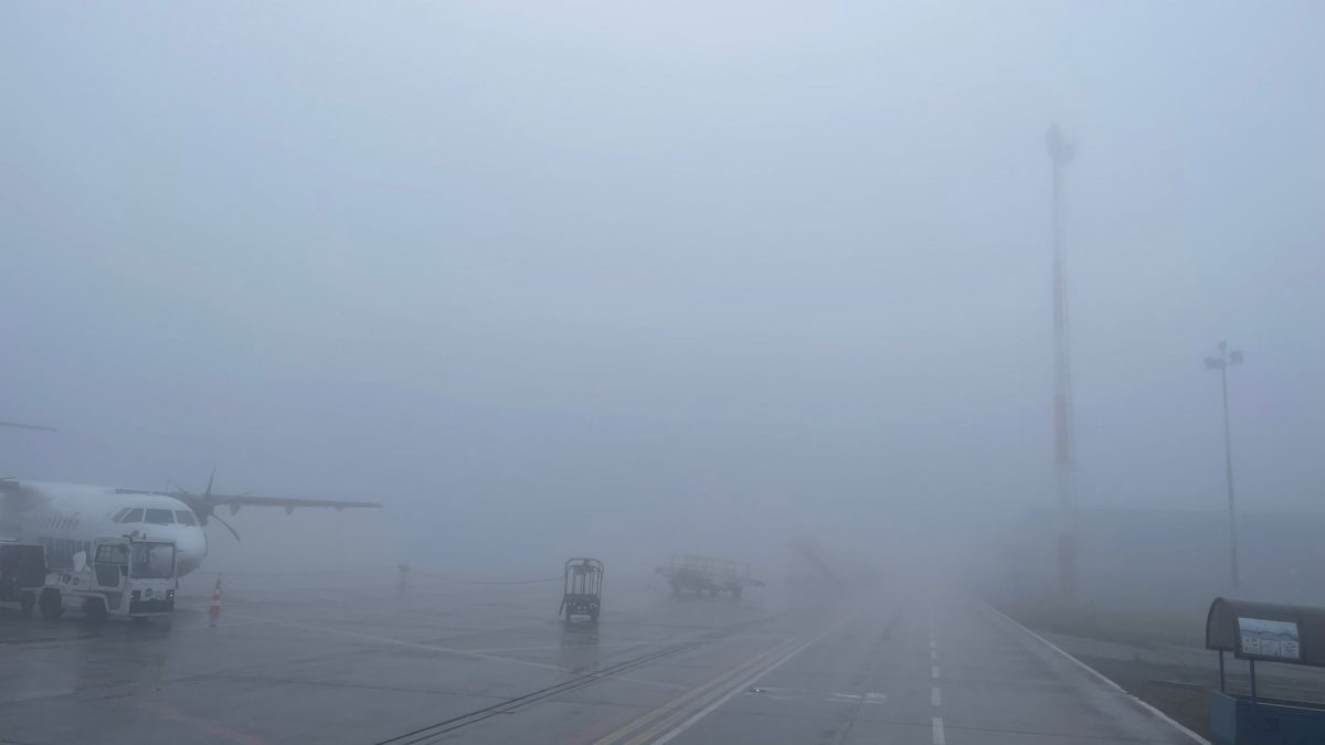 Atenţie! Programul de zbor pentru mai multe curse suferă modificări din cauza ceţii, la Aeroportul Internaţional Iaşi