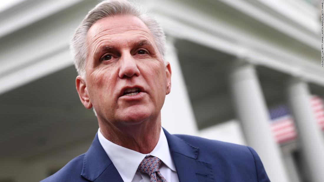 Kevin McCarthy, viitorul şef al Camerei Reprezentanţilor l-a avertizat pe Volodimir Zelenski că nu este „adeptul ideii de a da un cec în alb” Ucrainei