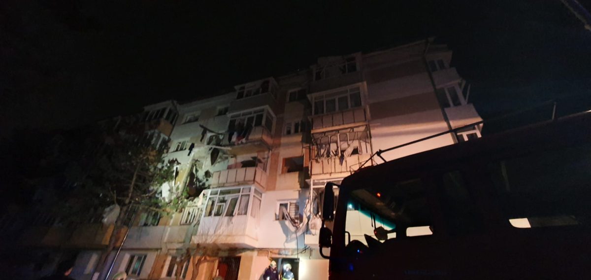 Explozie puternică într-un cartier din Suceava. Cel puţin trei persoane rănite şi pagube materiale uriaşe – FOTO, VIDEO
