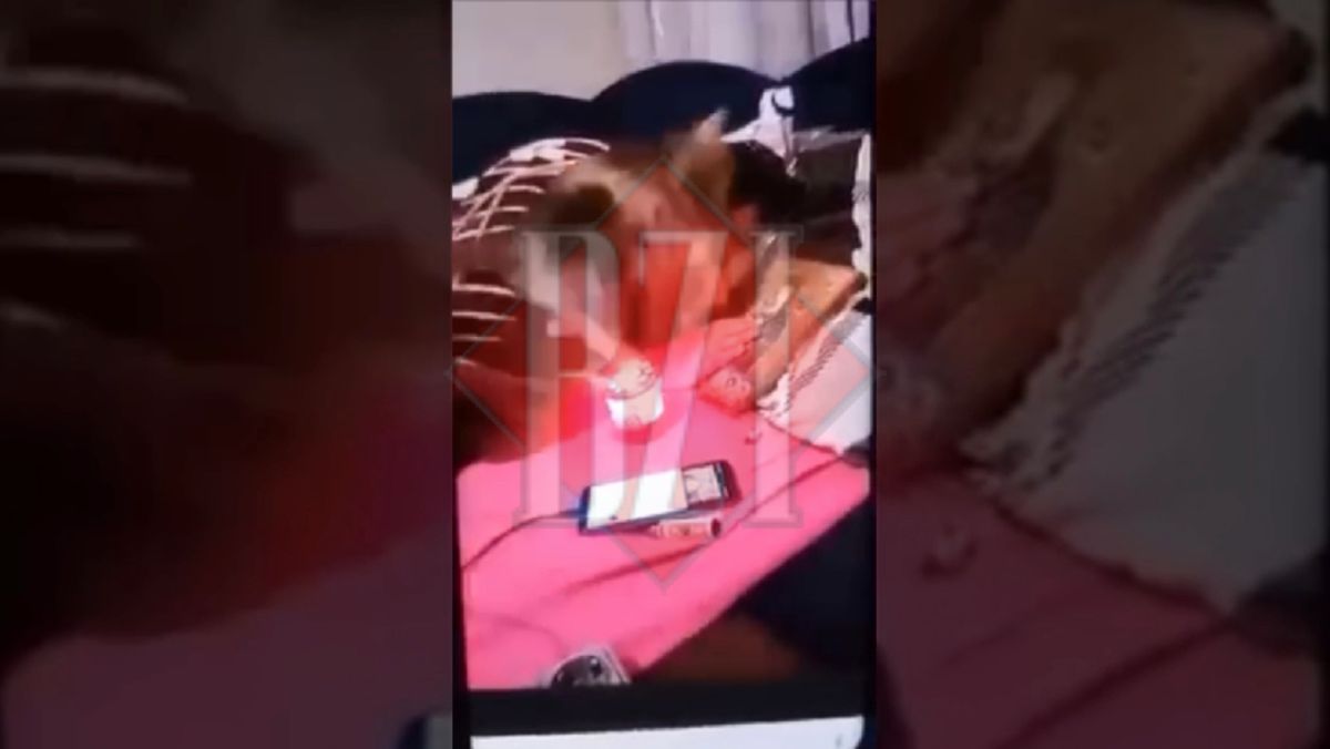 Atenție! Imagini cu un puternic impact emoțional! Avem filmarea. Iată momentul în care trupul Monalisei, tânărul travestit este cuprins de flăcări. A murit cu mâna pe icoană, ascultând slujba – EXCLUSIV