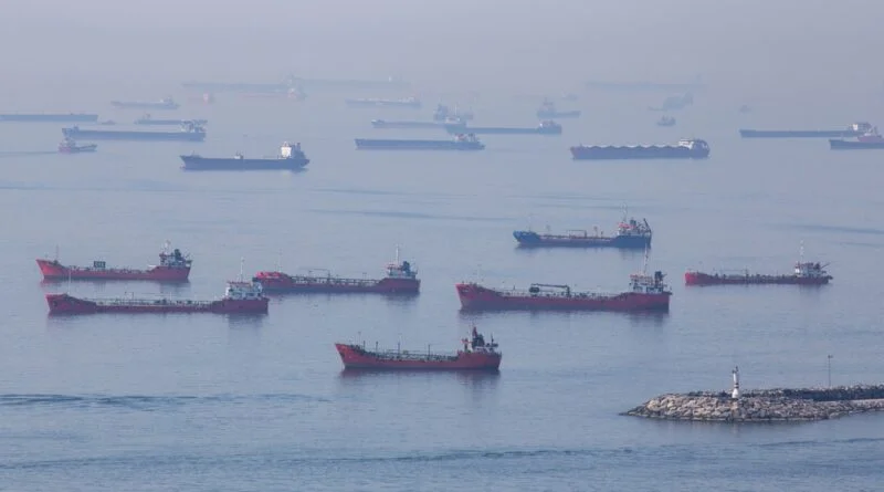 Criză majoră în Bosfor: petrolul rusesc trece foarte greu din cauza noilor reguli adoptate de Turcia