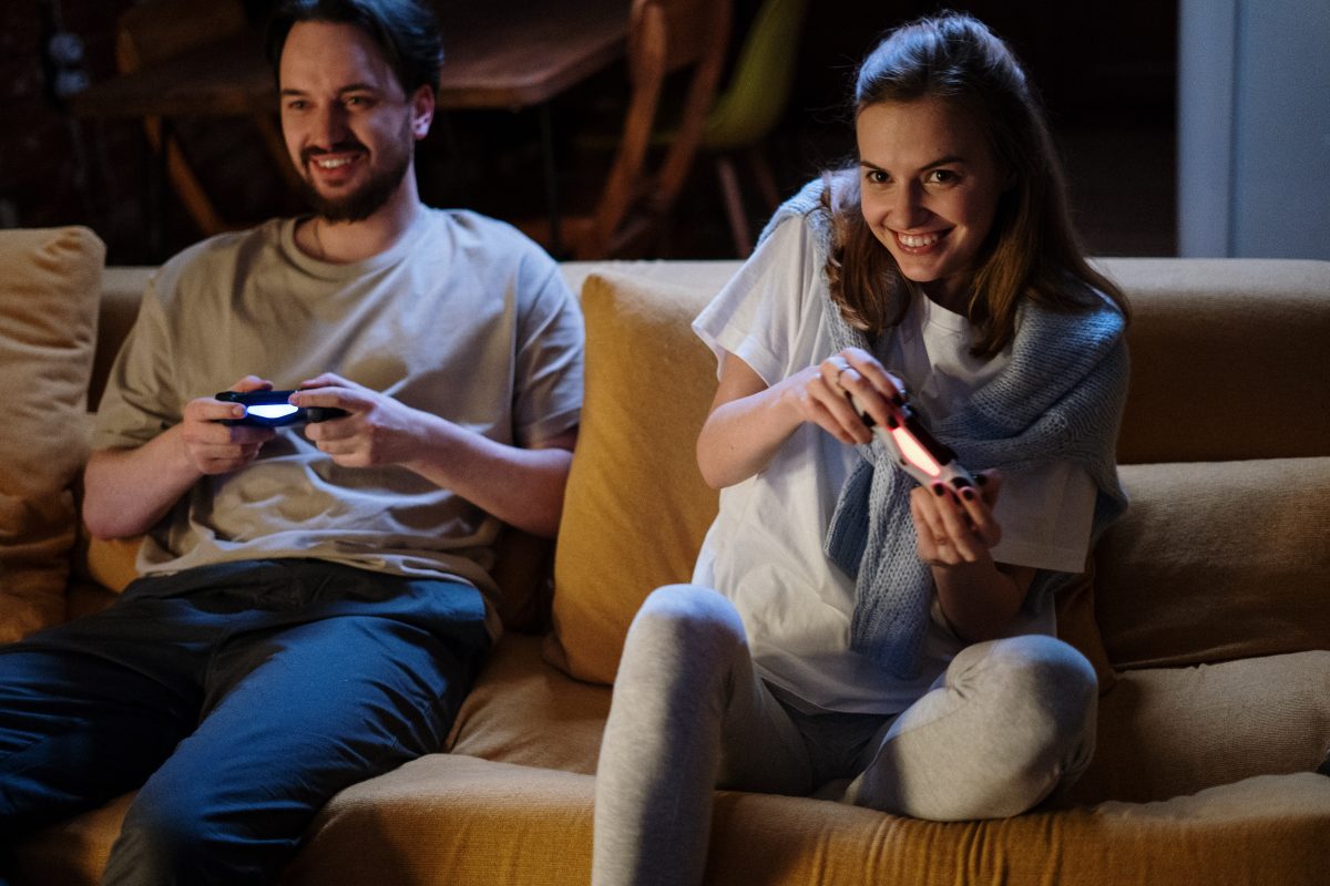 Avantajele utilizării căștilor wireless pentru gaming pe telefoanele mobile