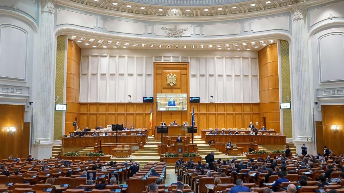 Declarația privind consolidarea egalității de șanse în România, adoptată în plenul Parlamentului