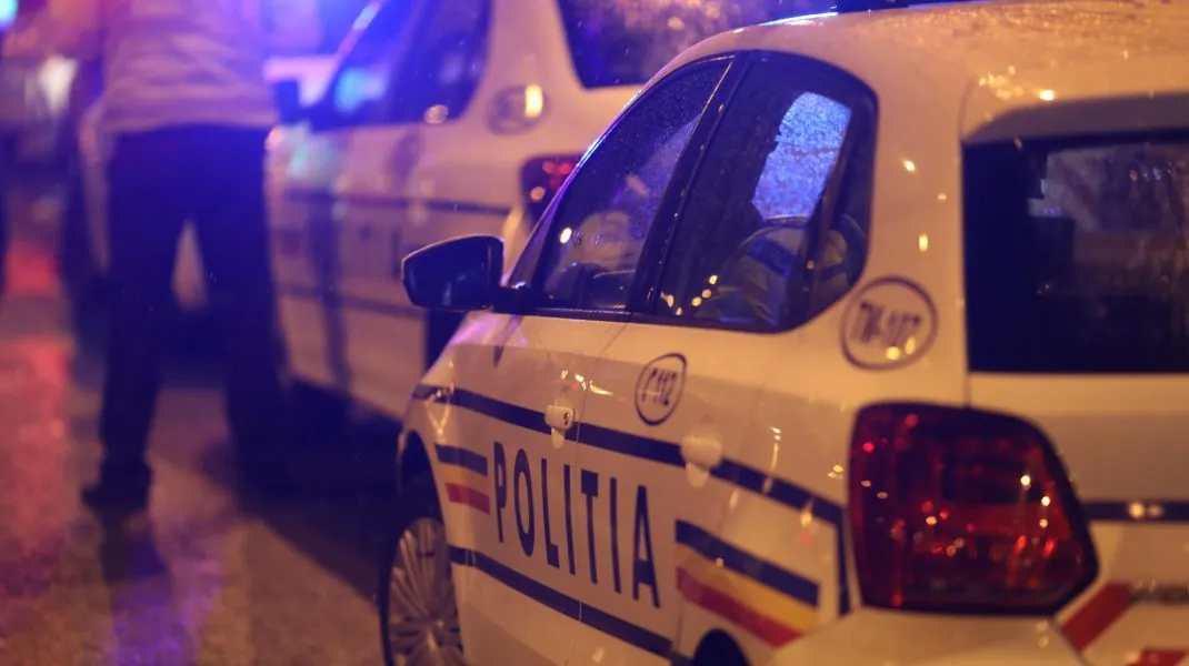 Accident rutier în județul Iași. Au fost implicate un microbuz și un autoturism. Șoferul microbuzului este încarcerat – EXCLUSIV