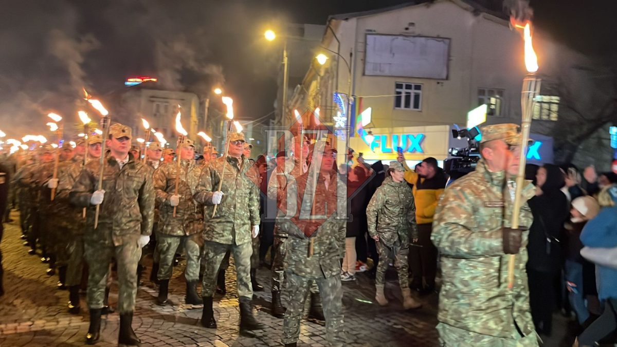 Ziua Națională a României se încheie cu celebrul eveniment „Retragerea cu Torțe”- LIVE VIDEO, FOTO