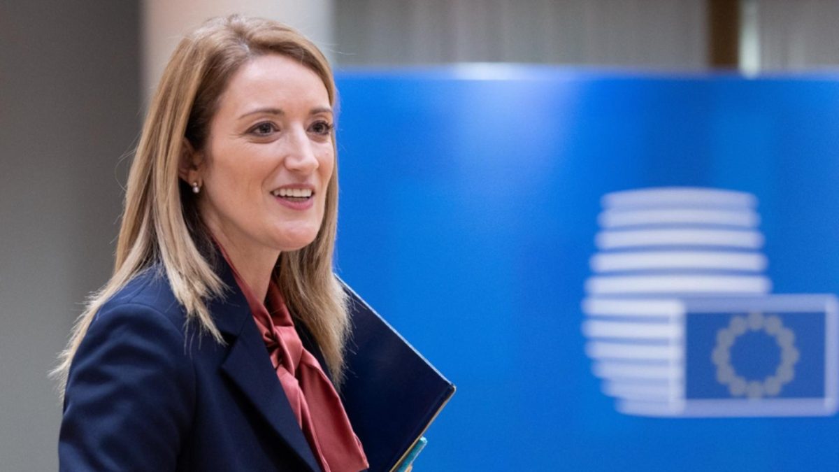 Roberta Metsola, preşedintele Parlamentului European nu a fost întâmpinată de niciun oficial guvernamental, la aterizare în România – SURSE