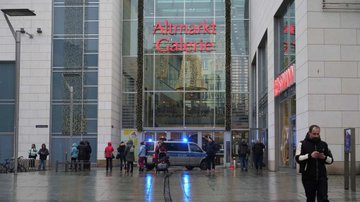 Scene de groază la Dresda: Un mall a fost evacuat urgent după o luare de ostatici