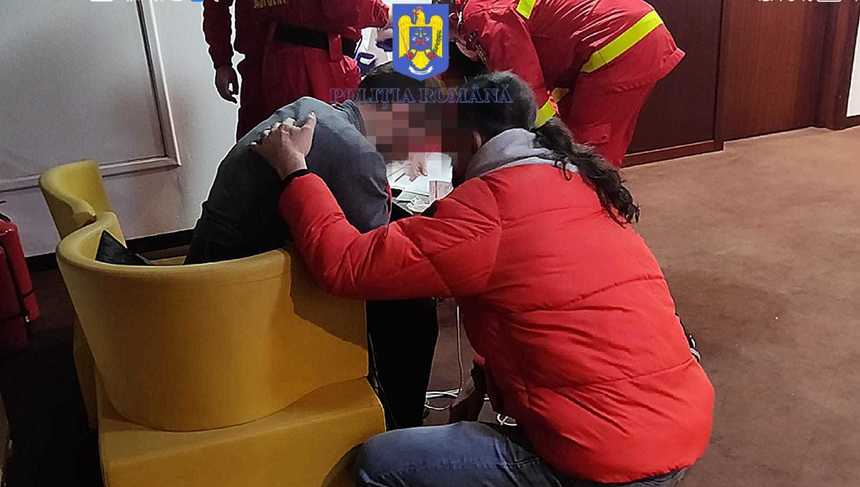 Un bărbat care ameninţa că se va arunca de la geamul unui hotel din Braşov, salvat de negociatorii Poliţiei