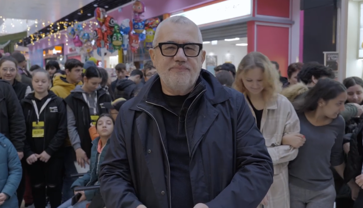 Copiii de la DGASPC Iaşi primesc cadouri. Omul de afaceri Sorin Constantinescu a venit la Iaşi pentru campania „200 lei pentru fiecare copil” – VIDEO