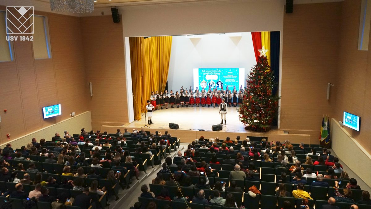 Spectacol inedit la USV Iaşi. Studenţii au organizat un adevărat regal folcloric al datinilor și obiceiurilor de Anul Nou – GALERIE FOTO