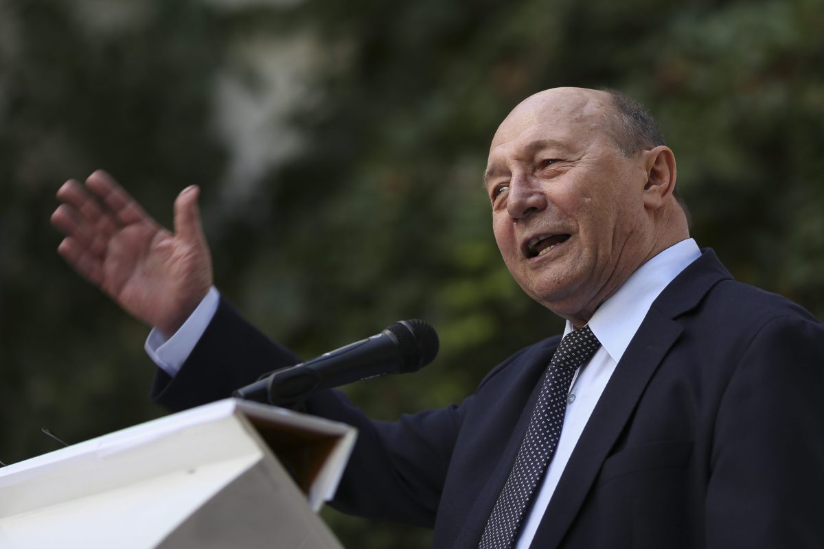 Traian Băsescu a renunțat la cererea de revizuire a deciziei ICCJ. Fostul președinte rămâne cu sentința de colaborator al Securității