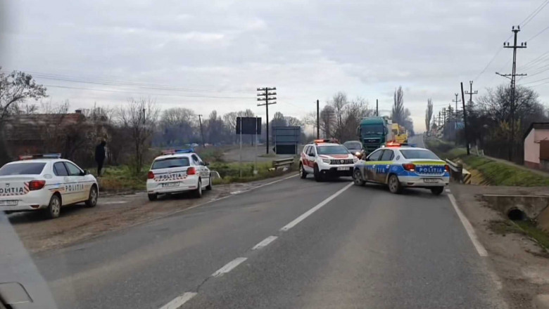 Șofer prins după o cursă nebună pe șosele. Polițiștii au blocat drumul cu autospecialele în urma unui apel la 112 – VIDEO