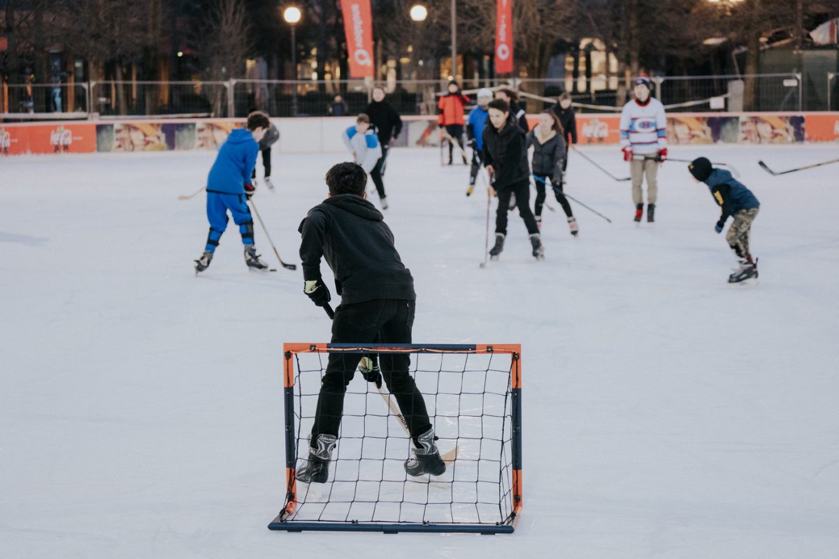 Noi provocări la Palas Ice – cursuri de hochei pentru pasionații sporturilor de iarnă