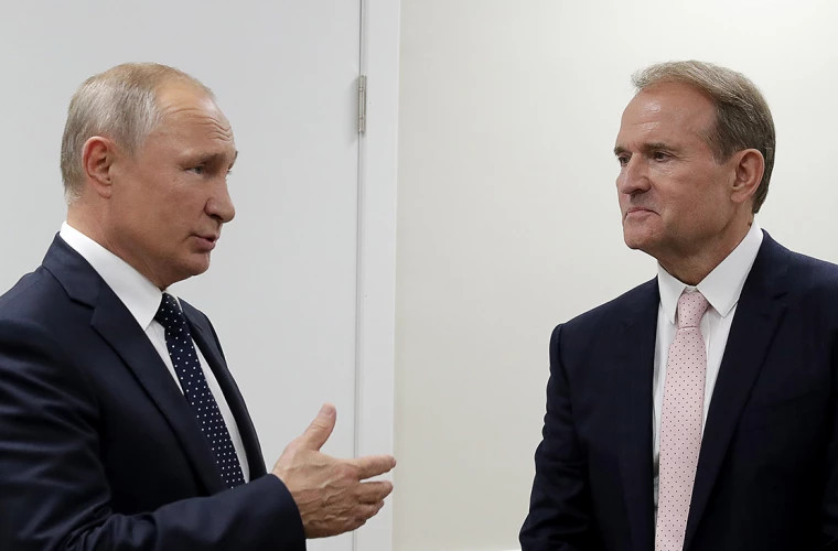 Preşedintele Volodimir Zelenski i-a retras cetăţenia ucraineană unui bogat om de afaceri, apropiat al preşedintelui Vladimir Putin, acuzat de Kiev de înaltă trădare