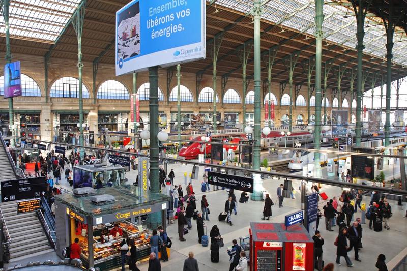 Bărbatul care a rănit mai multe persoane în Gara de Nord din Paris a fost plasat în arest preventiv
