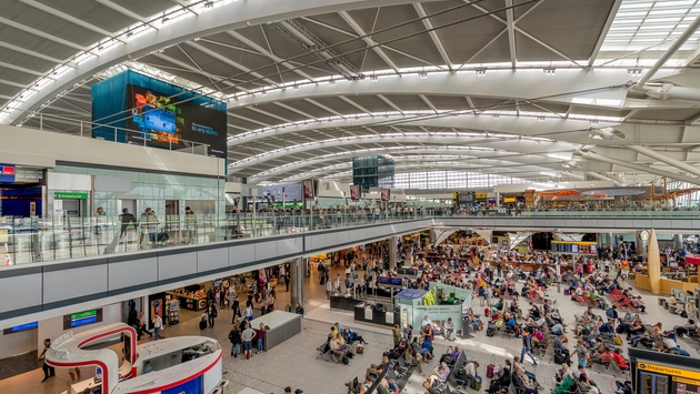 Pe aeroportul Heathrow din Londra a fost descoperit un colet cu uraniu. Poliţia britanică a deschis o anchetă