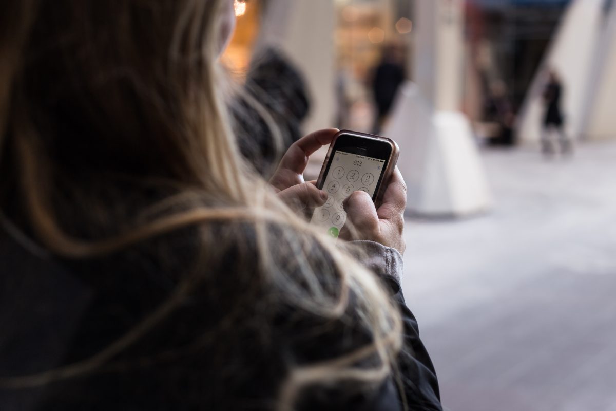 Număr de telefon special pentru protecția consumatorilor. Ce servicii mai pune la dispoziție InfoCons