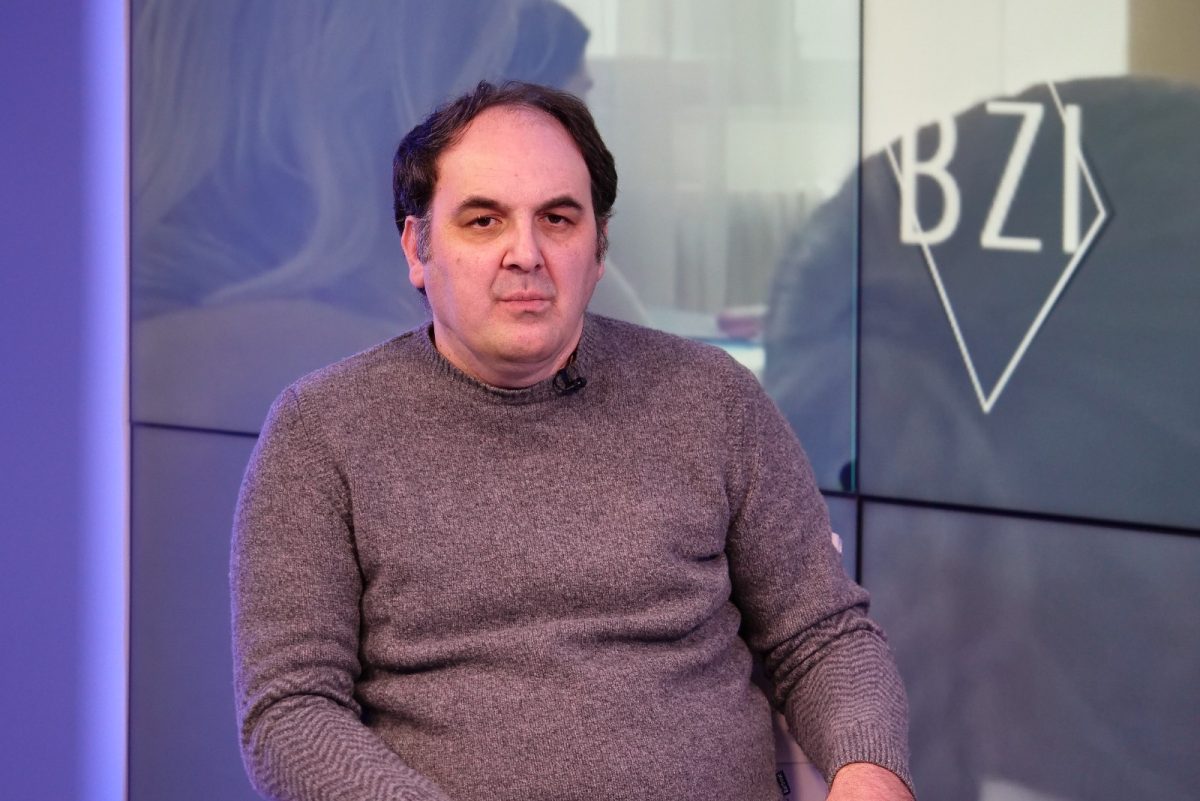 Profesorii își vor primi salariile cu întârziere. Prof. Laviniu Lăcustă, președinte USLIP Iași: „Ministerul Educației nu a transmis noua versiune a aplicației Edusal”