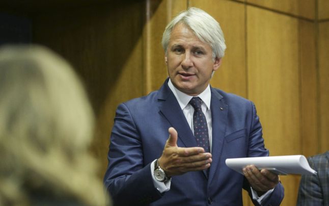 Eugen Orlando Teodorovici la BZI LIVE: „Din păcate, uitați-vă că se complac în aceste împrumuturi fără măsură… Datoria a depășit un record de nedorit, peste 150 de miliarde de euro! Datorie făcută doar din 2020 până în prezent” – VIDEO
