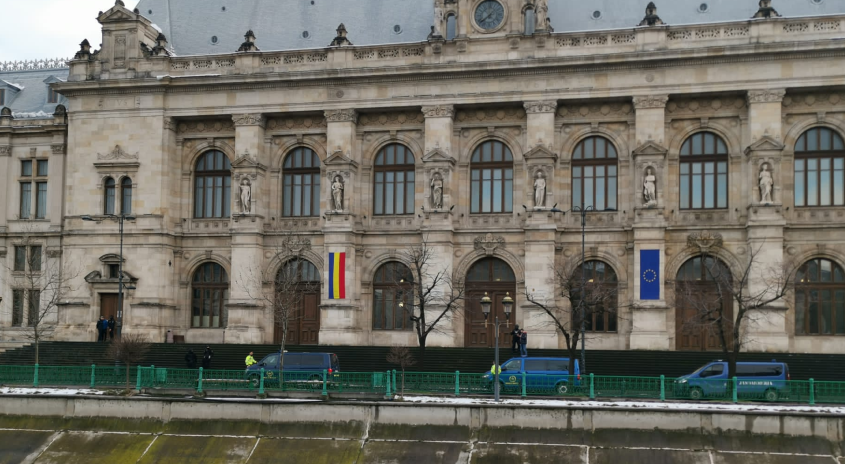 Alertă cu bombă la Curtea de Apel București: Instituția a fost evacuată – VIDEO