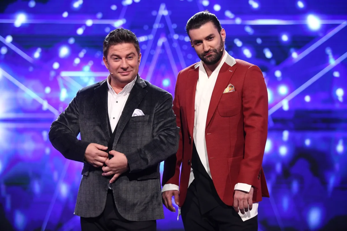 Este o zi specială pentru Pavel Bartoș! Prezentatorul împlinește 48 de ani. Ce cadou i-a pregătit Smiley de ziua lui