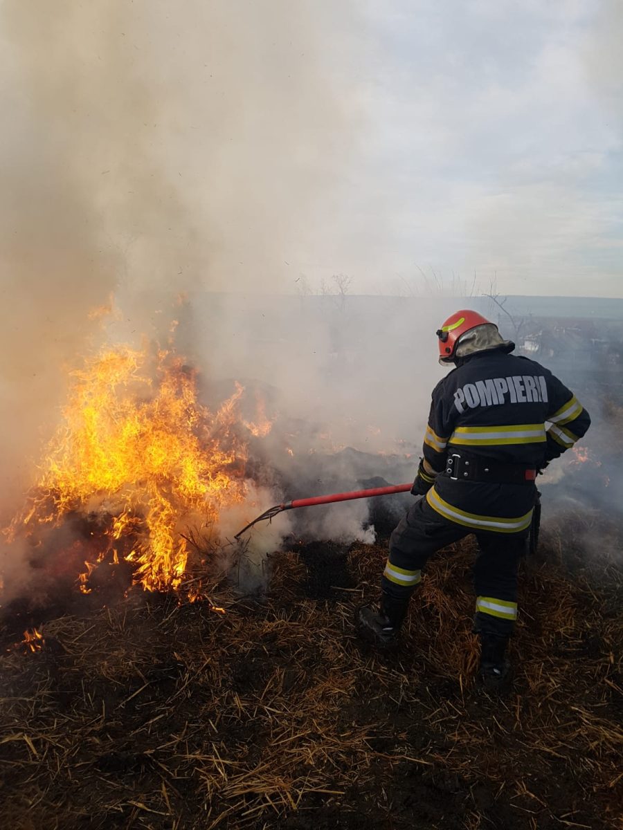 Incendiu în localitatea Fântânele, comuna Andrieșeni