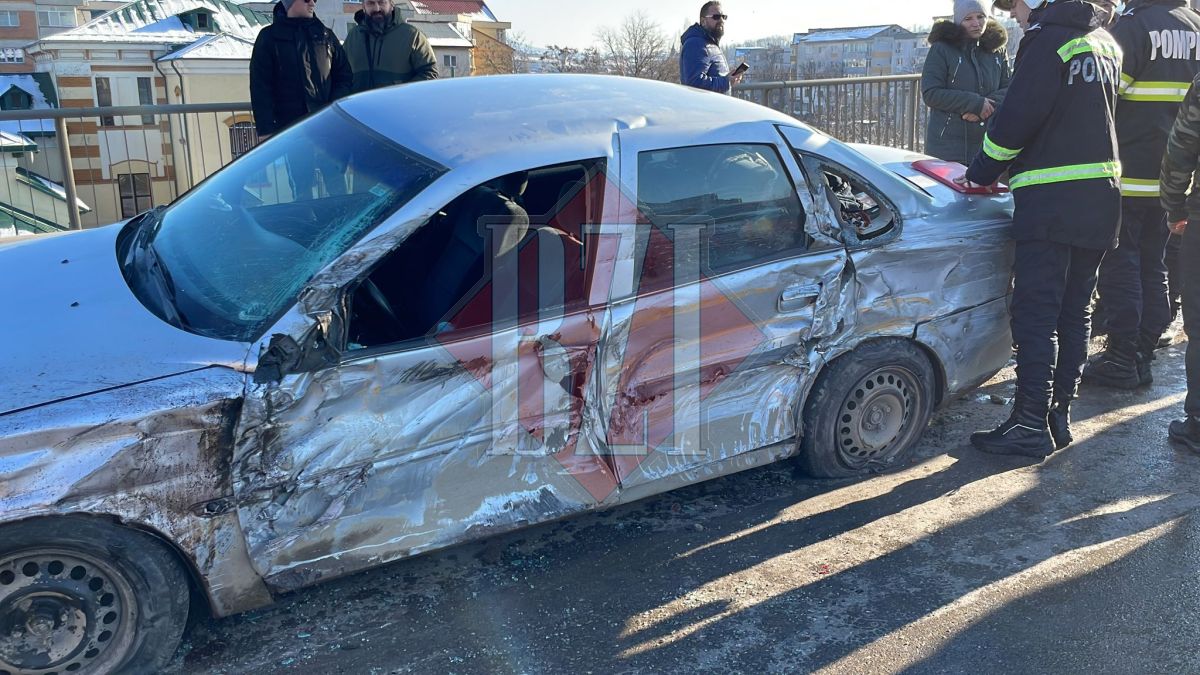 Accident rutier grav în Nicolina. Un autoturism a intrat într-un TIR. Patru persoane au fost implicate – FOTO, UPDATE