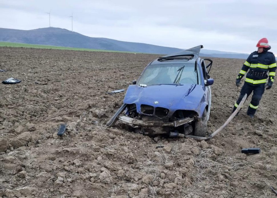 Accident rutier teribil la Tulcea. Doi minori au murit, iar șoferul de 21 ani este în comă – FOTO