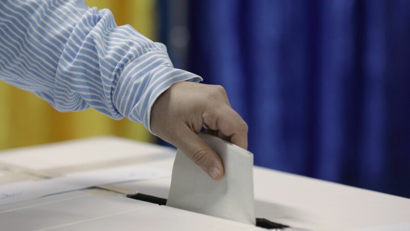 Cel mai recent sondaj, publicat de CURS. Ce ar vota românii dacă în această perioadă ar avea loc alegeri parlamentare
