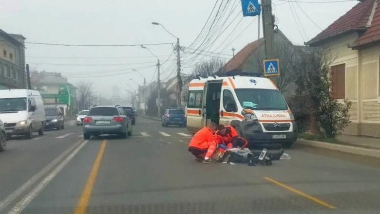 În Turda, o ambulanță a lovit un bătrân aflat pe trecerea de pietoni