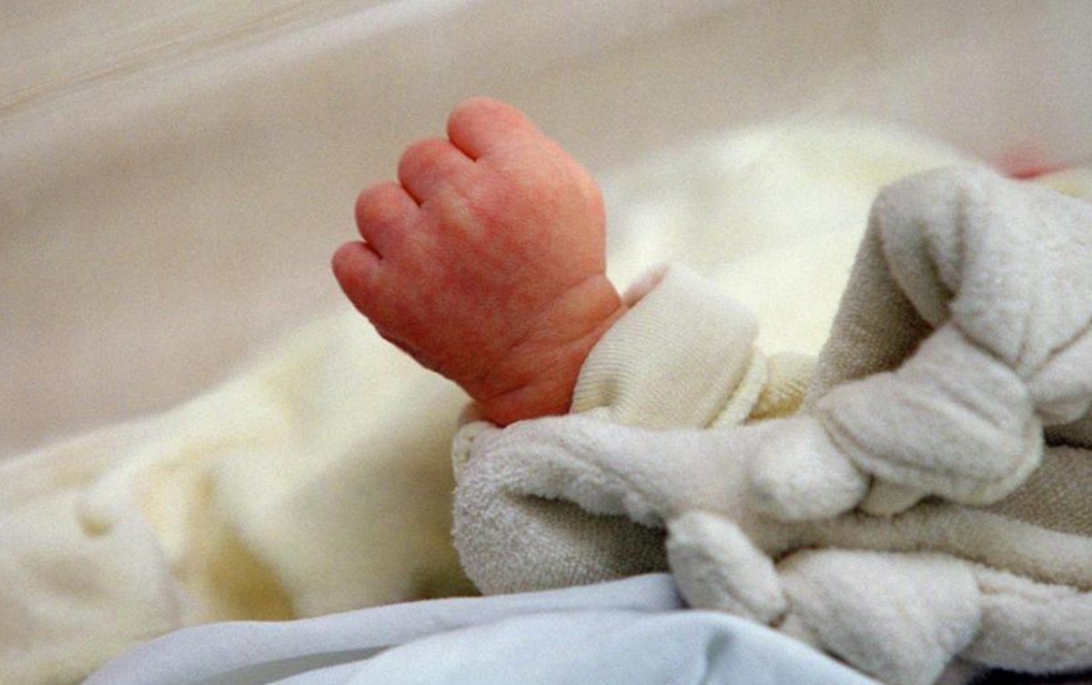 O fetiță de șapte luni, din Bistrița-Năsăud, a murit din cauza gripei