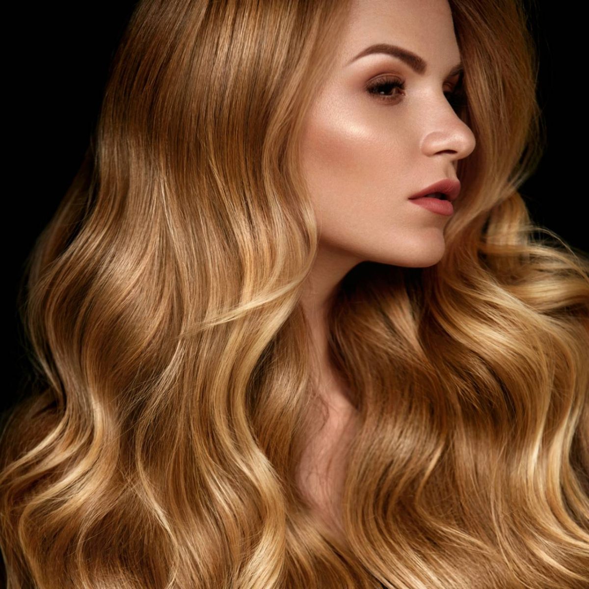 Blond miere. Cum să arăți de milioane purtând această culoare dulce