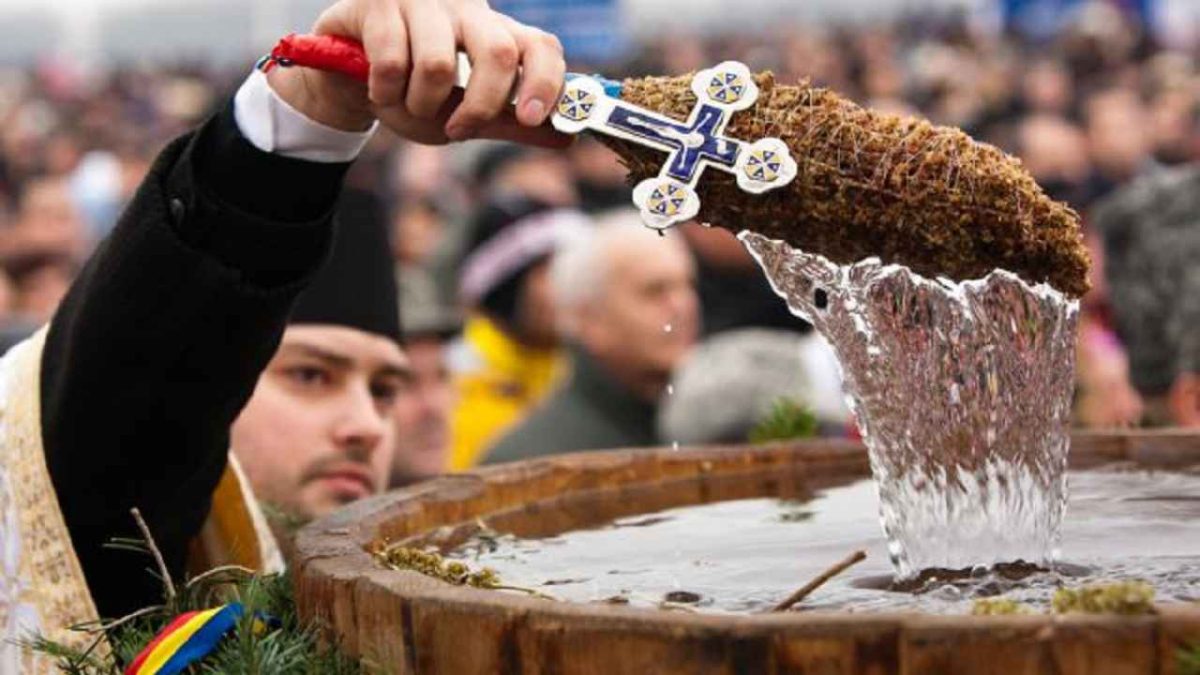 Tradiții și obiceiuri religioase de Bobotează. Ce trebuie să facă fiecare creștin în ajun