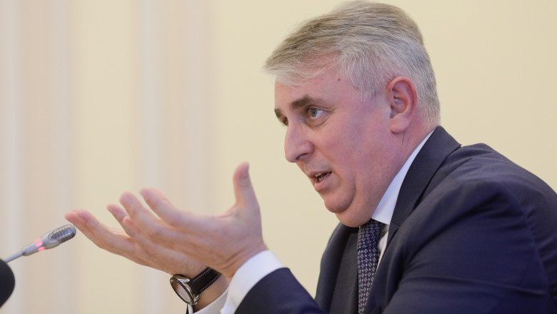 Lucian Bode bate în retragere. A cerut retragerea cărții bazate pe teza sa de doctorat
