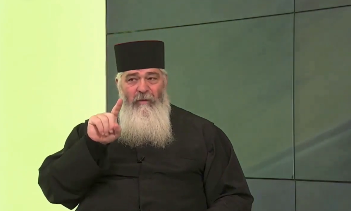 Cum trebuie să fie un duhovnic? Părintele Calistrat Chifan: „Trebuie să fie ca un fel de lumânare” – VIDEO