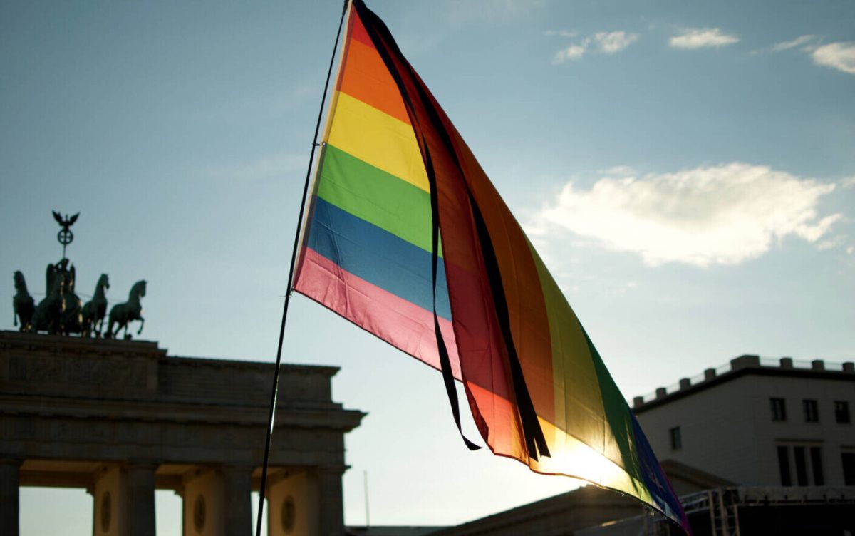 Curtea Europeană a Drepturilor Omului obligă România să recunoască căsătoriile între persoanele de același sex