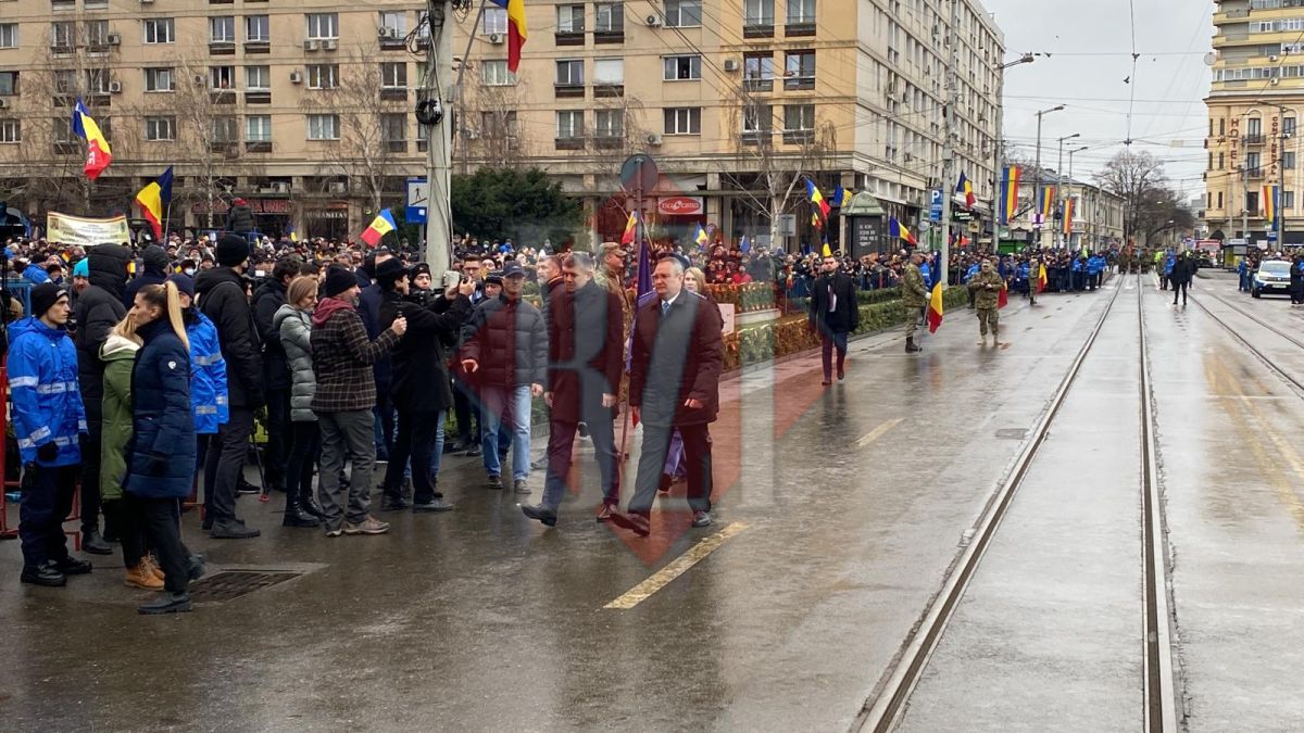 Premierul Nicolae Ciucă și liderul PSD Marcel Ciolacu, primiți cu huiduieli de Ziua Unirii – FOTO, LIVE VIDEO